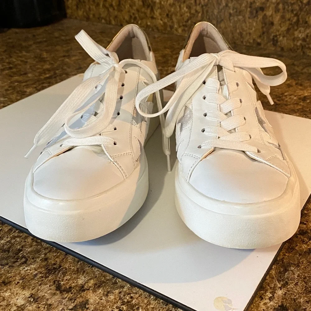 Van Eli Sport Sneakers